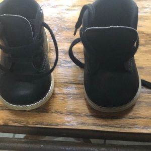 Baby shoes black